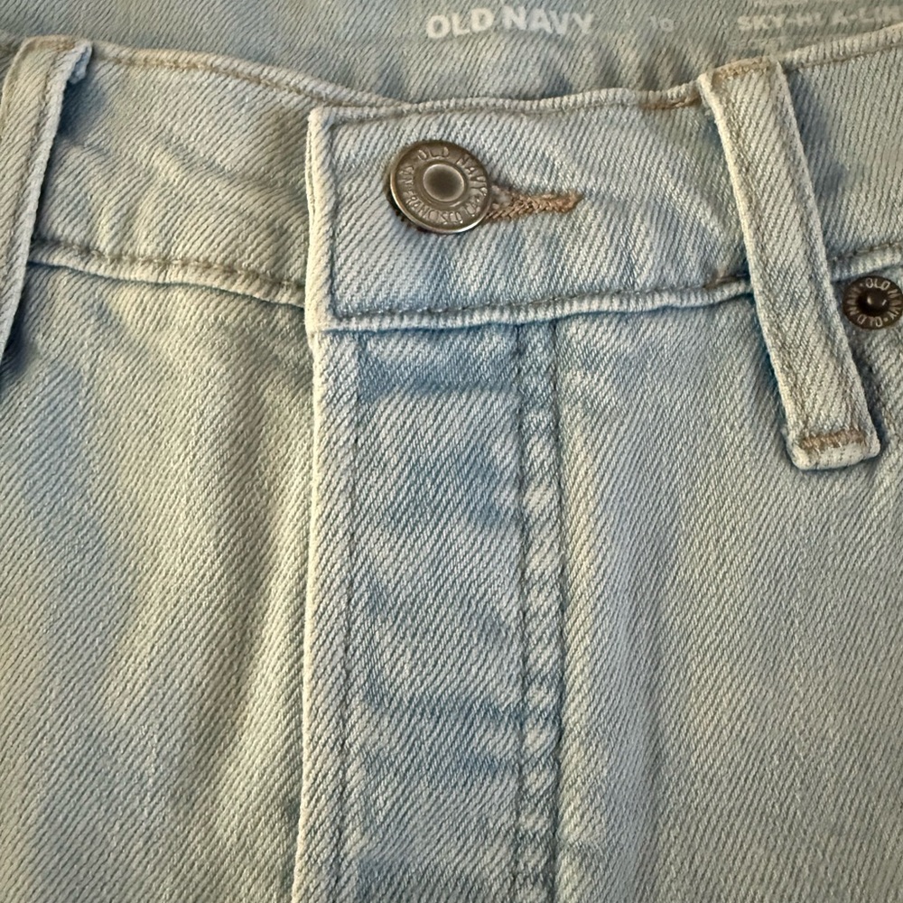 NWT Old Navy Jean shorts. Size 10. High rise. - Picture 3 of 5